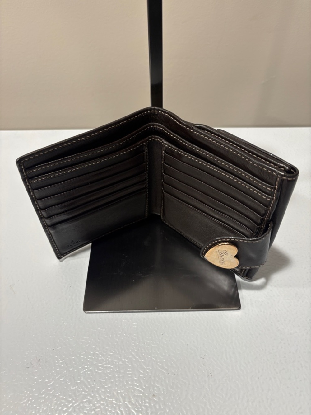 Pre- Owned Vintage Gucci GG Canvas Heart Shape Compact Bi- fold Wallet - Picture 11 of 11